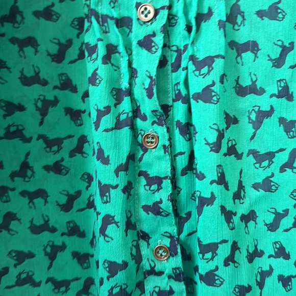 Super lightweight blouse. Green with galloping horse print Large Good condition. - Picture 4 of 8